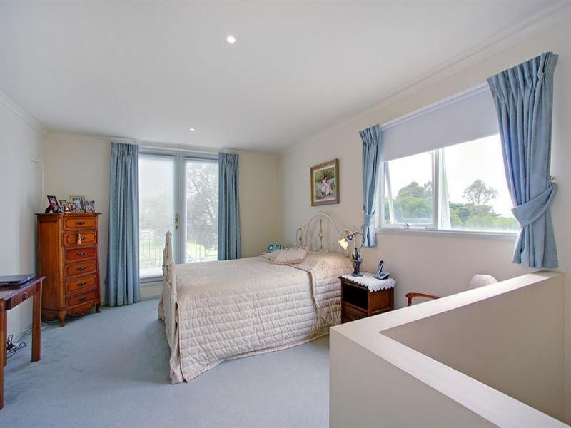26 Glamorgan Crescent, Mount Martha VIC 3934
