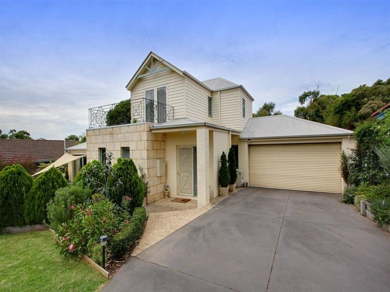 26 Glamorgan Crescent, Mount Martha VIC 3934