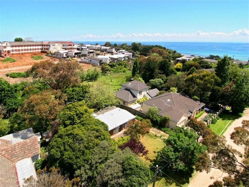 3 Marchington Avenue, Mornington VIC 3931