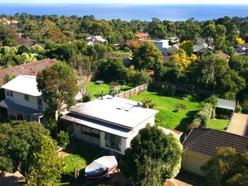 13 Sherwood Crescent, Mount Martha VIC 3934