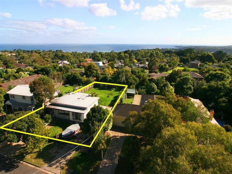 13 Sherwood Crescent, Mount Martha VIC 3934