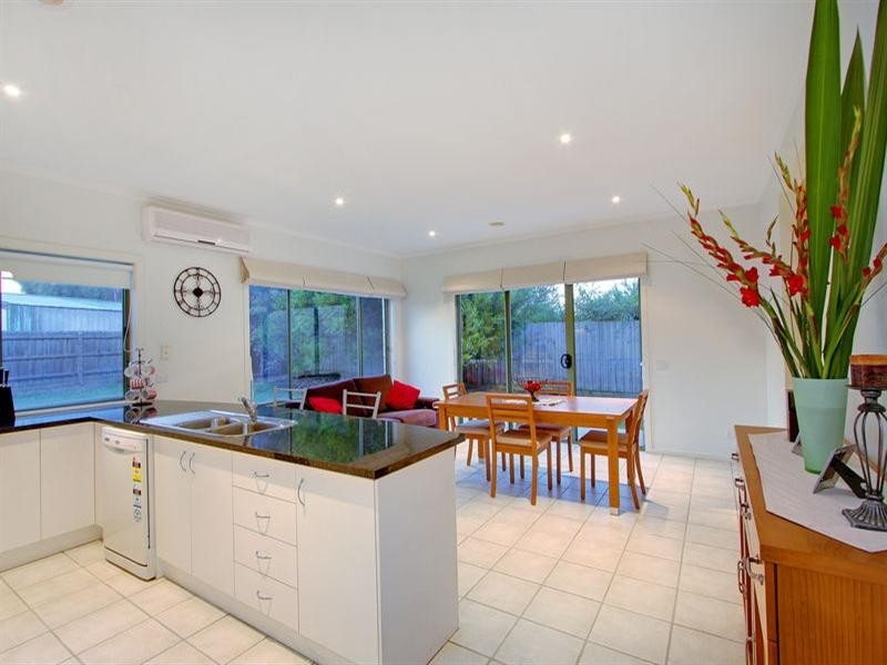 8 Sweetlands Court, Mount Martha VIC 3934