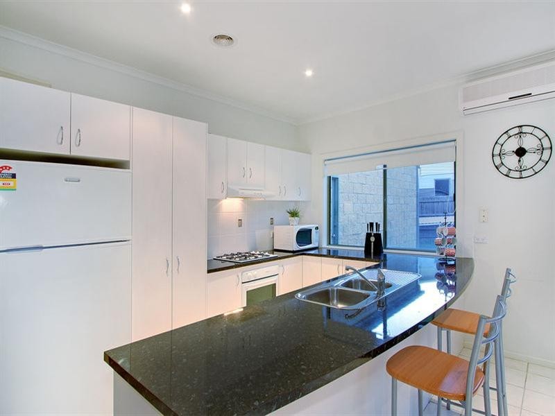 8 Sweetlands Court, Mount Martha VIC 3934