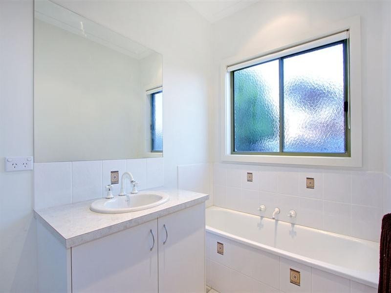 8 Sweetlands Court, Mount Martha VIC 3934