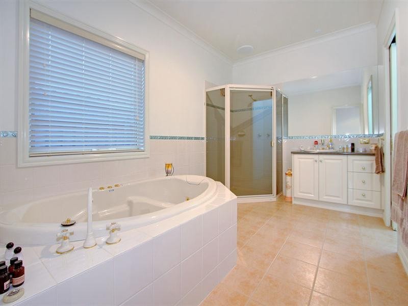 79 Summerfield Drive, Mornington VIC 3931