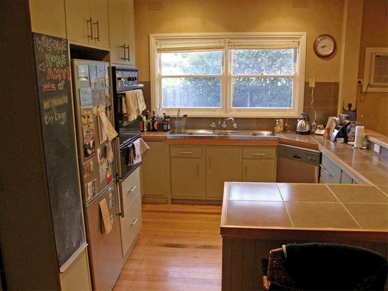 16 Surrey Street, Mornington VIC 3931