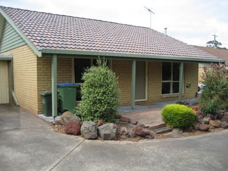 2/15 Lucerne Avenue, Mornington VIC 3931
