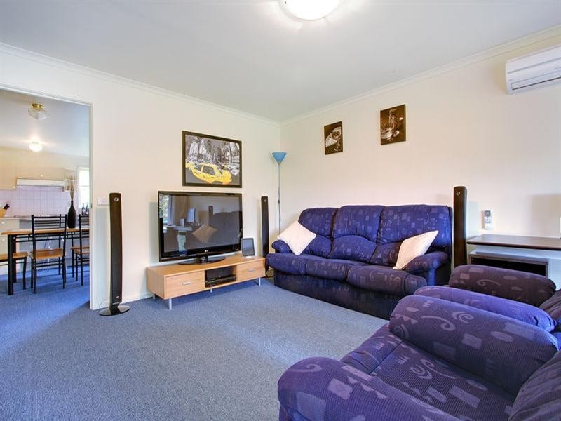 2/33 Hakea Drive, Mount Martha VIC 3934