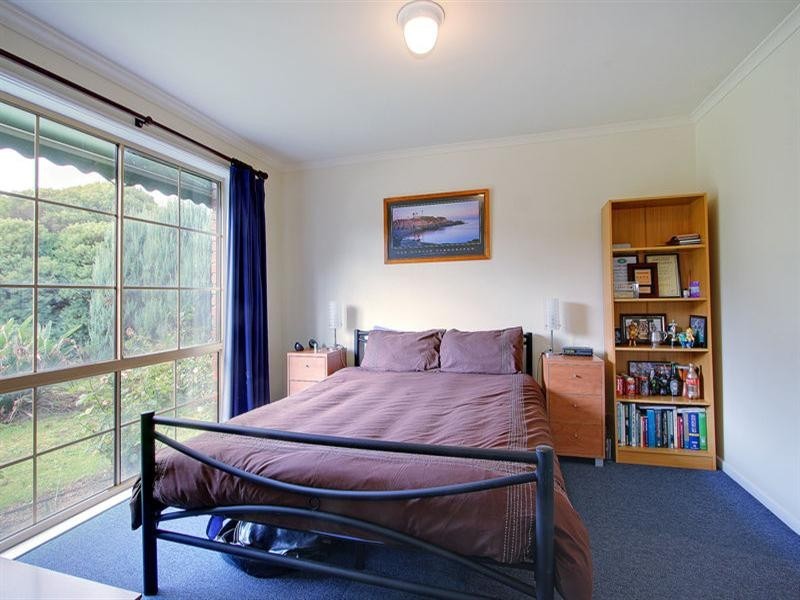 2/33 Hakea Drive, Mount Martha VIC 3934