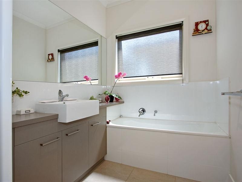 3/20 Van Ness Avenue, Mornington VIC 3931