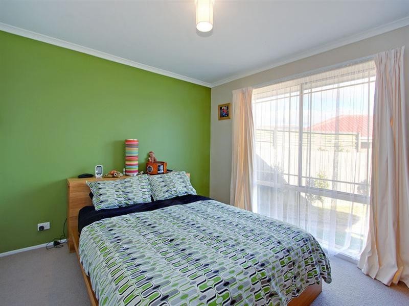 6 Larkin Close, Mount Martha VIC 3934