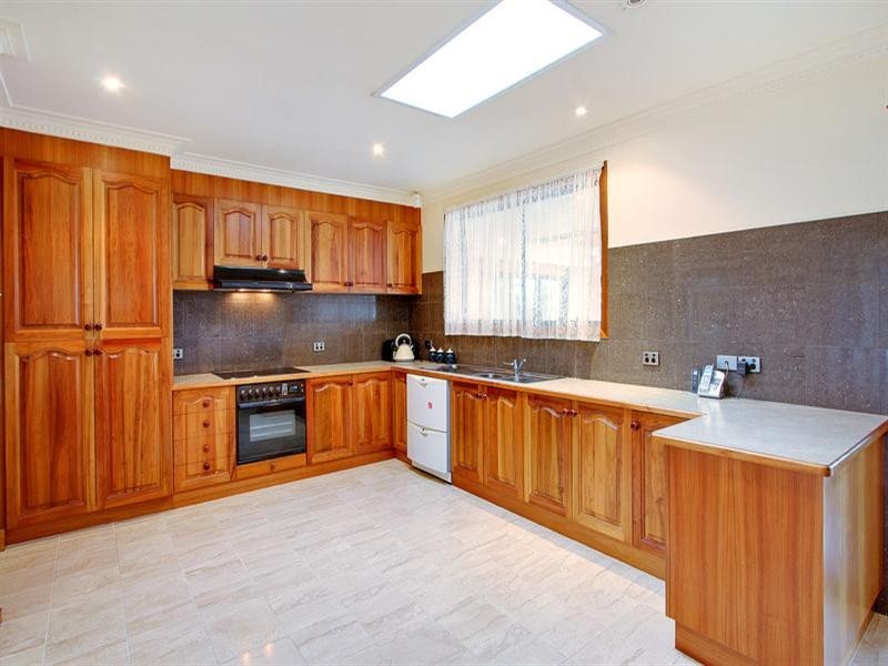 11 Corio Avenue, Frankston VIC 3199