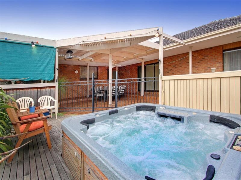 11 Corio Avenue, Frankston VIC 3199