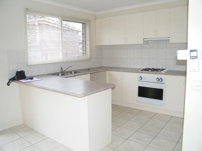 2 Pender Avenue, Mornington VIC 3931