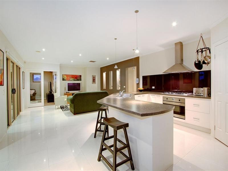 6 Ben Drive, Mornington VIC 3931