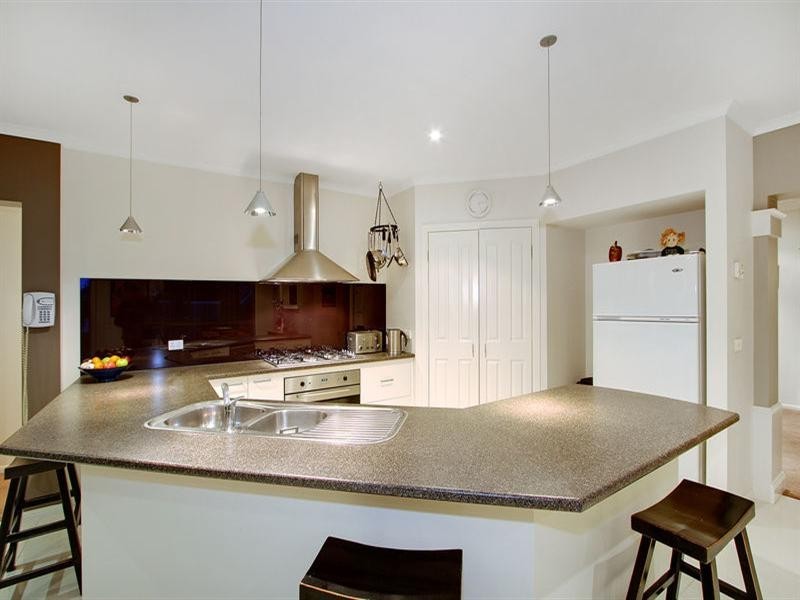 6 Ben Drive, Mornington VIC 3931