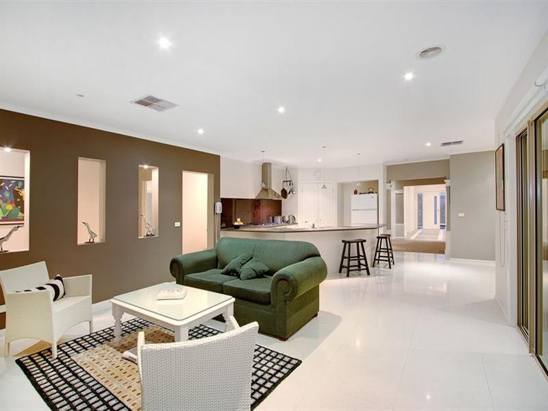 6 Ben Drive, Mornington VIC 3931