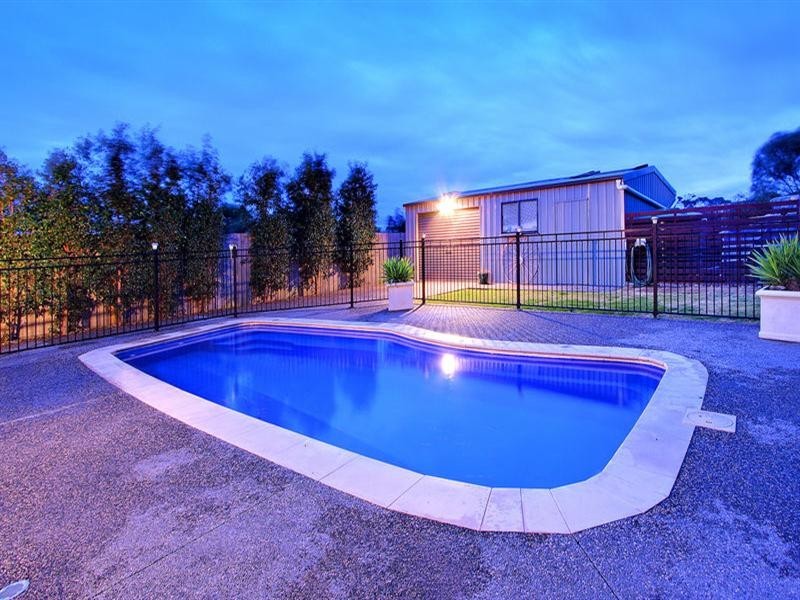 6 Ben Drive, Mornington VIC 3931