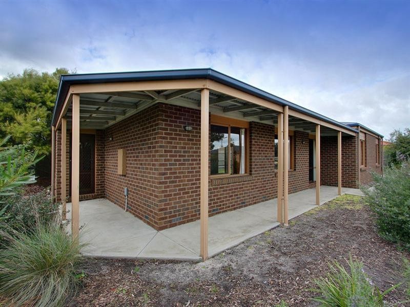 15 Clifton Park Drive, Carrum Downs VIC 3201