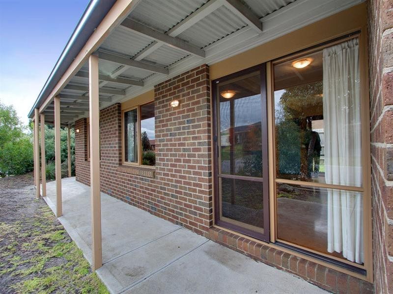 15 Clifton Park Drive, Carrum Downs VIC 3201