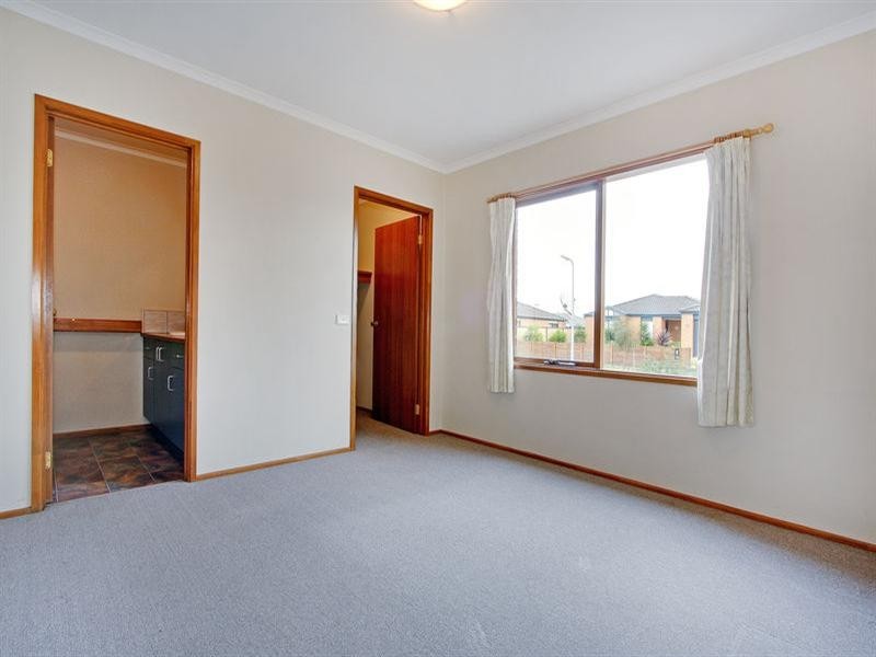 15 Clifton Park Drive, Carrum Downs VIC 3201