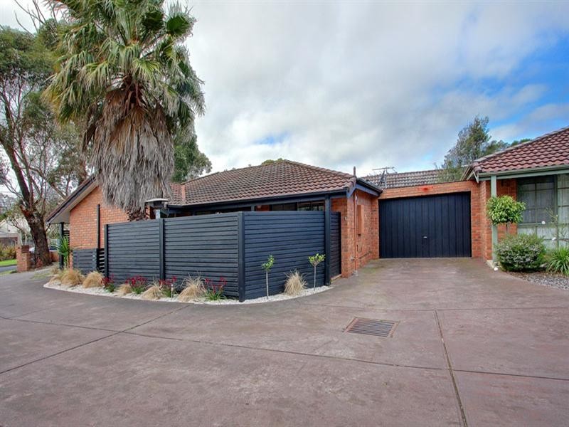 1/2 Oakland Street, Mornington VIC 3931
