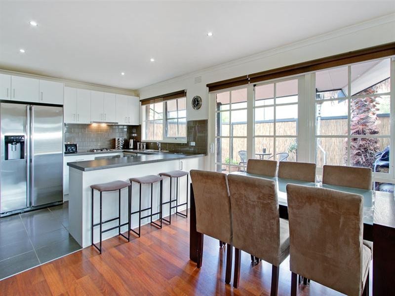 1/2 Oakland Street, Mornington VIC 3931