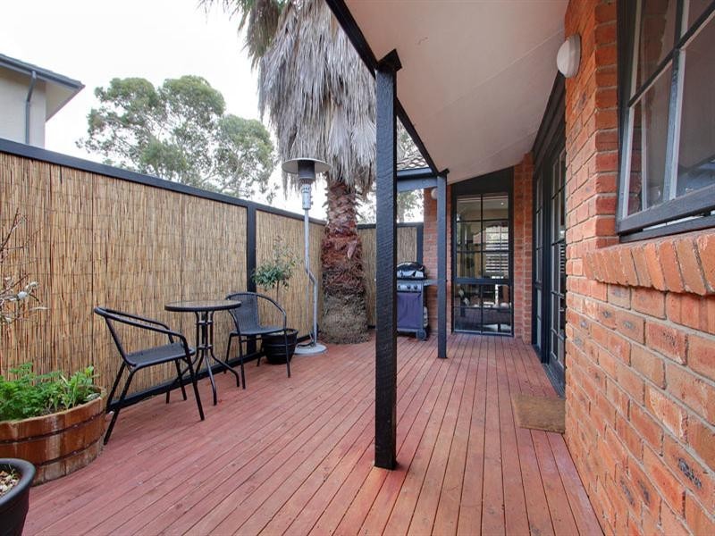 1/2 Oakland Street, Mornington VIC 3931