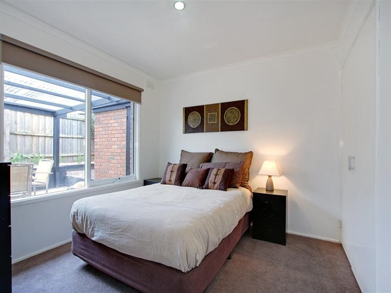 1/2 Oakland Street, Mornington VIC 3931