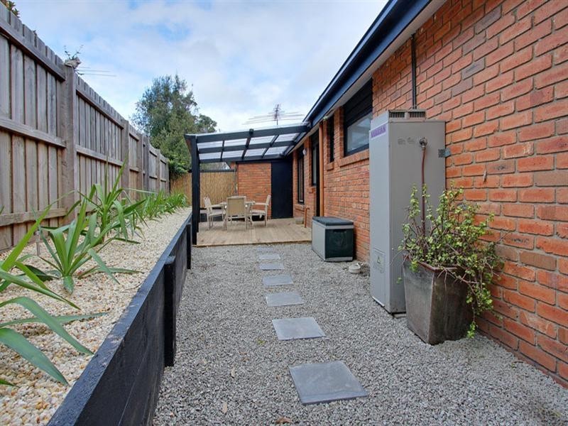 1/2 Oakland Street, Mornington VIC 3931