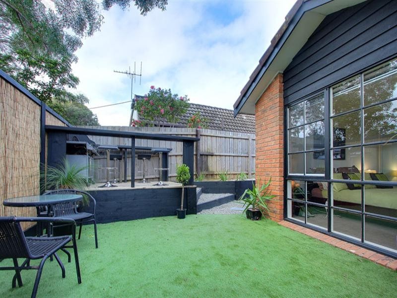 1/2 Oakland Street, Mornington VIC 3931