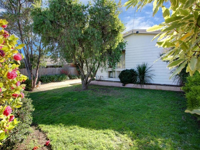 27 Ruth Road, Mornington VIC 3931