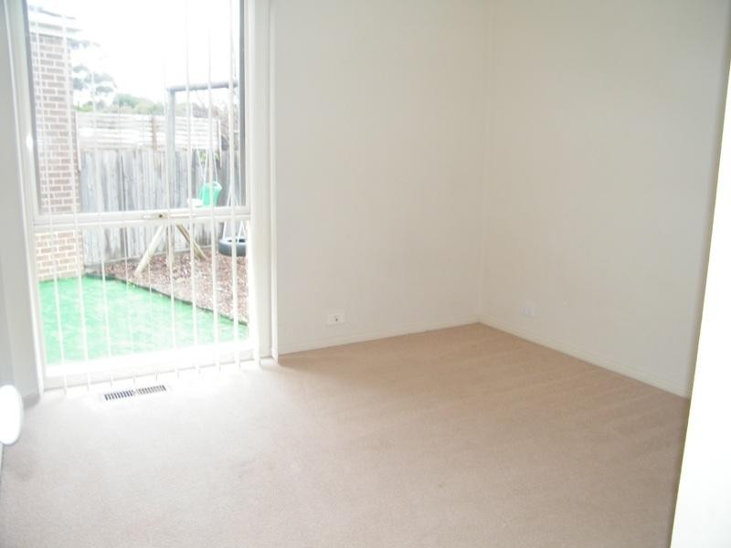 2 Pender Avenue, Mornington VIC 3931