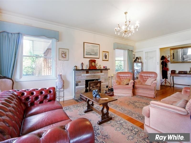 27 Roehampton Crescent, Mount Eliza VIC 3930