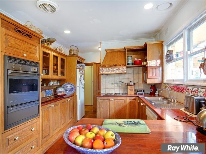 27 Roehampton Crescent, Mount Eliza VIC 3930