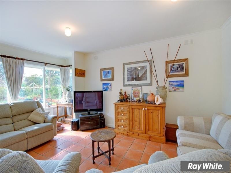 27 Roehampton Crescent, Mount Eliza VIC 3930