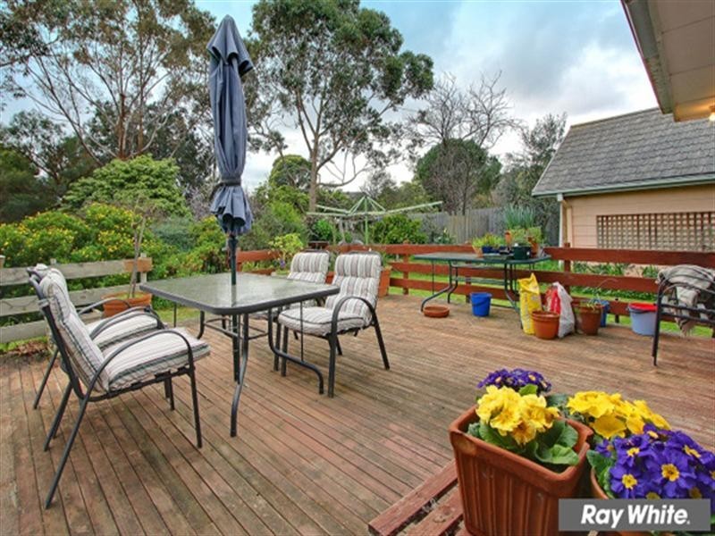 27 Roehampton Crescent, Mount Eliza VIC 3930