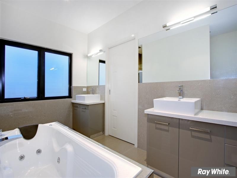 2/808 Nepean Highway, Mornington VIC 3931