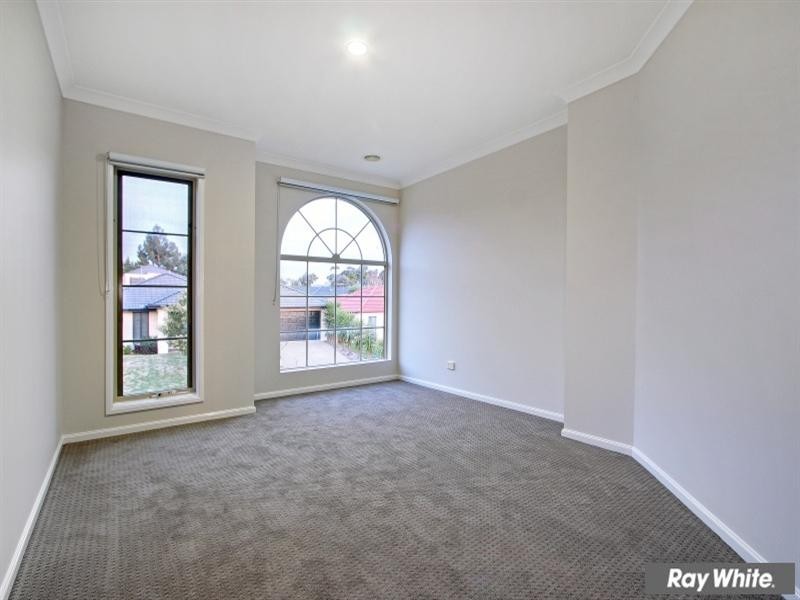 3 Whitsunday Court, Mount Martha VIC 3934