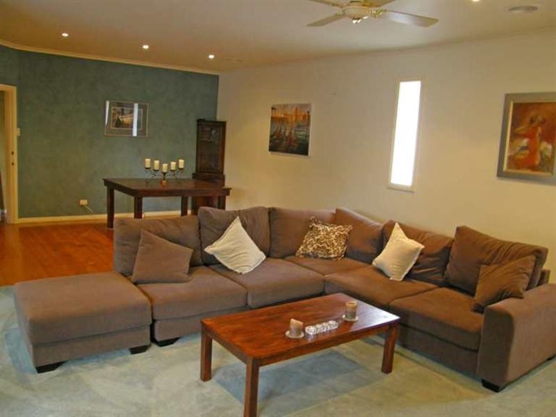 16 Surrey Street, Mornington VIC 3931