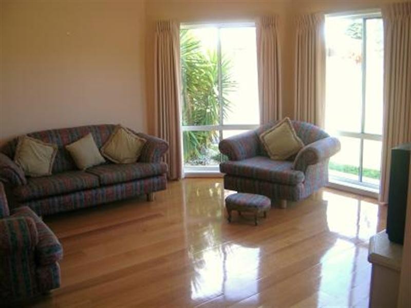 17 Tonkin Street, Safety Beach VIC 3936