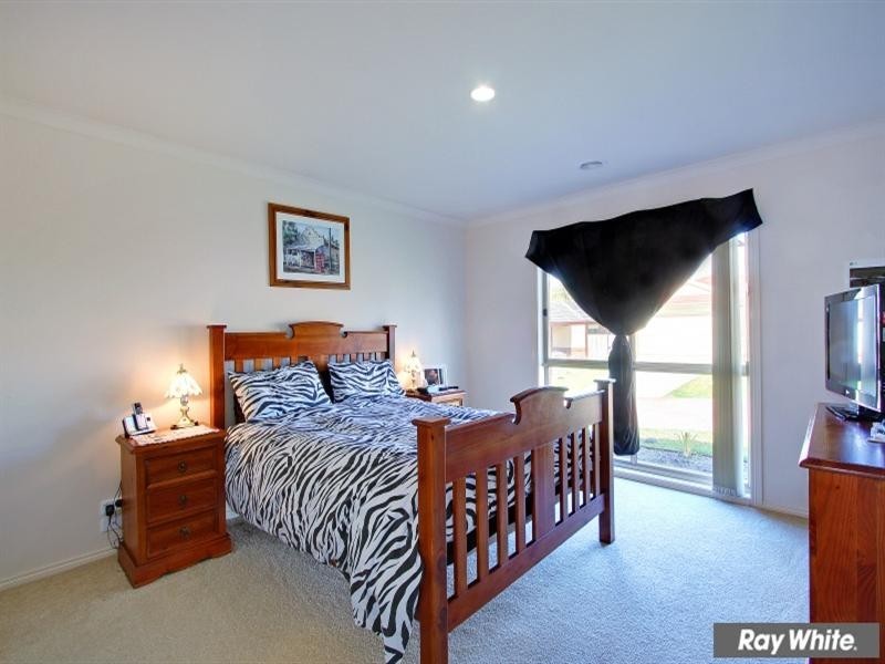 33 Meadow Crest Circuit, Mount Martha VIC 3934