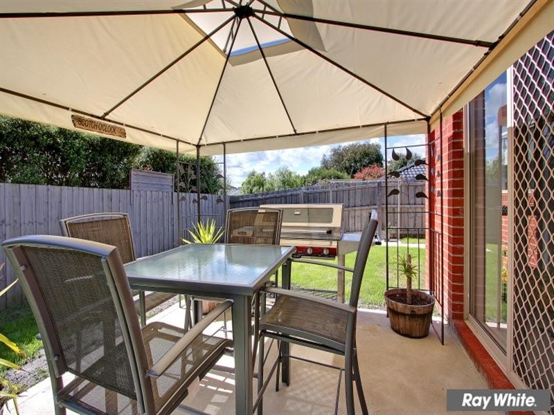 33 Meadow Crest Circuit, Mount Martha VIC 3934