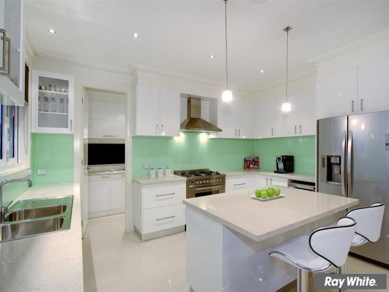 10 Sundown Drive, Mount Martha VIC 3934