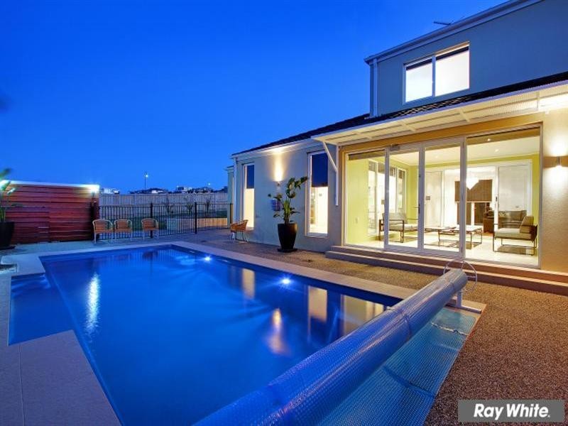 10 Sundown Drive, Mount Martha VIC 3934