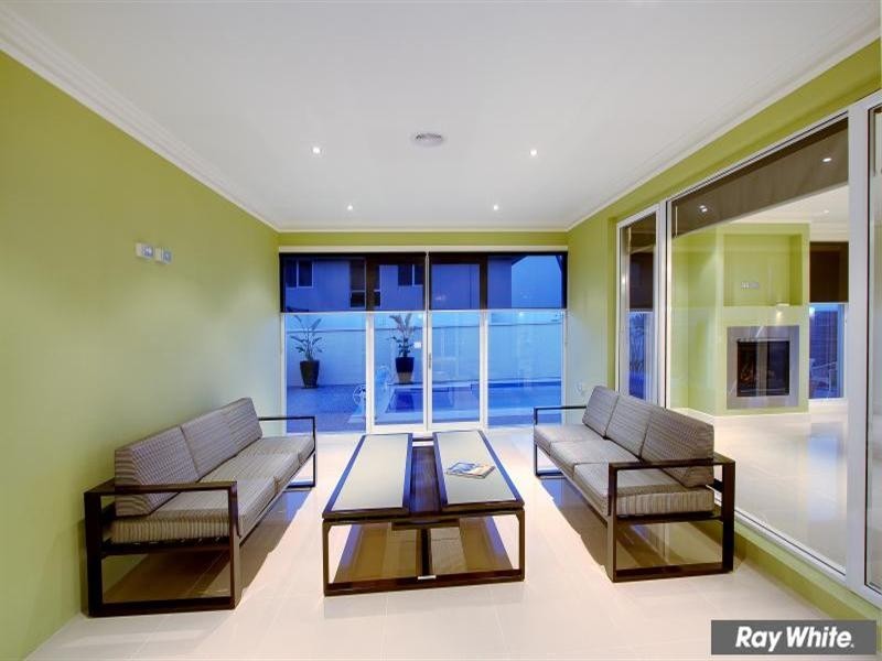 10 Sundown Drive, Mount Martha VIC 3934