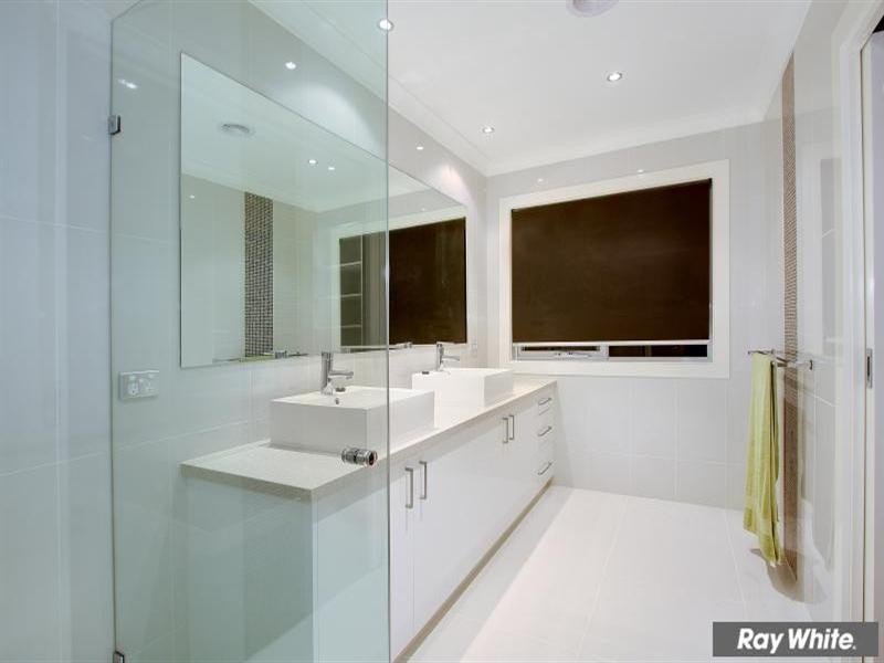 10 Sundown Drive, Mount Martha VIC 3934