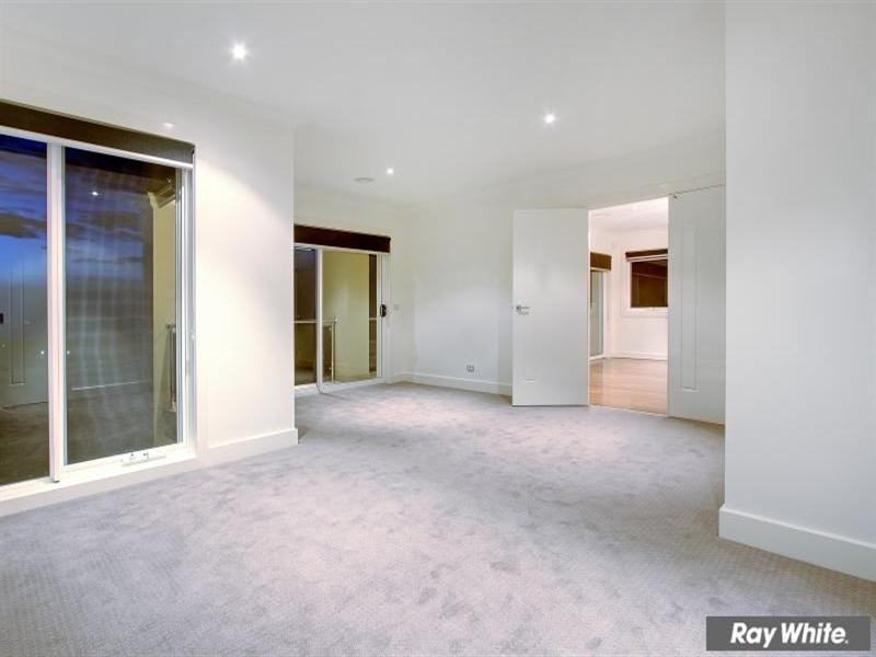 10 Sundown Drive, Mount Martha VIC 3934