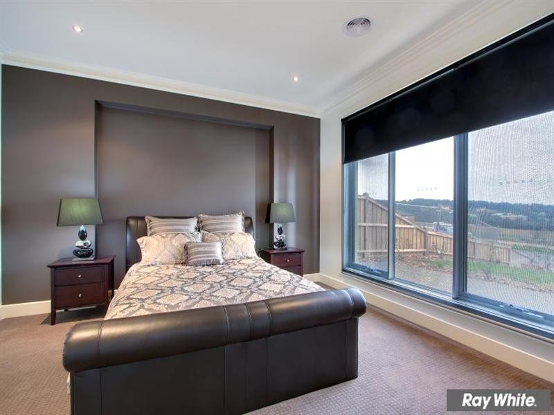 10 Sundown Drive, Mount Martha VIC 3934