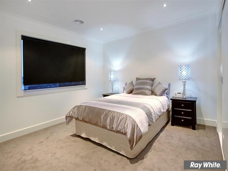 10 Sundown Drive, Mount Martha VIC 3934